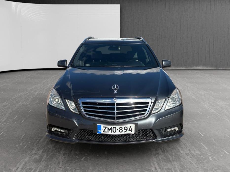 MERCEDES-BENZ E 2010