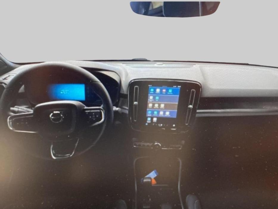 VOLVO C40 2023