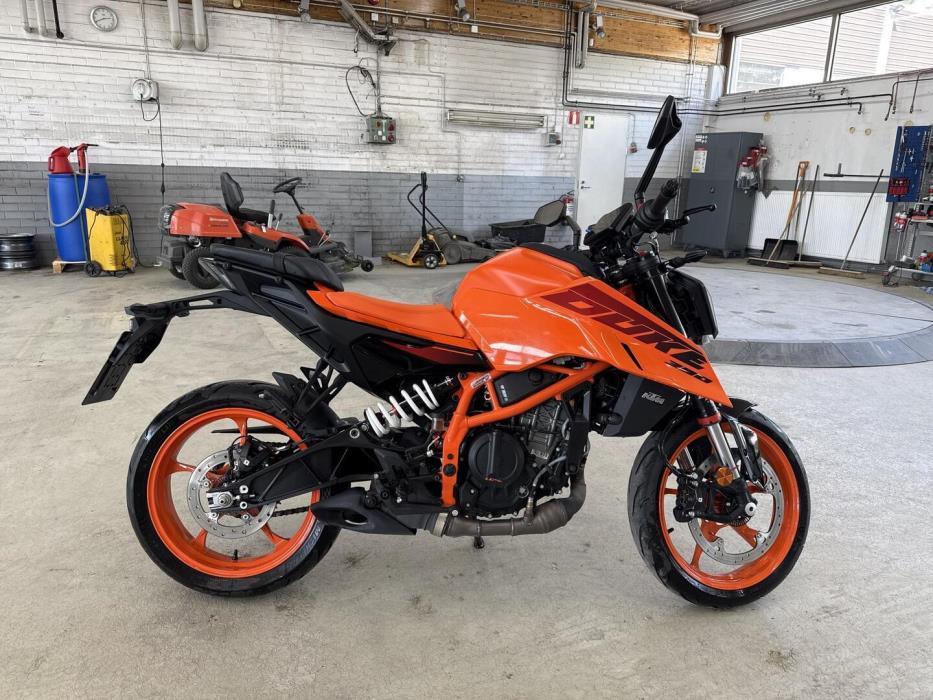 KTM 390 2024