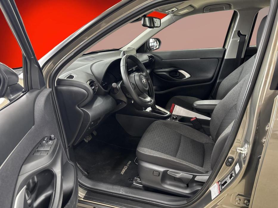 TOYOTA YARIS CROSS 2024