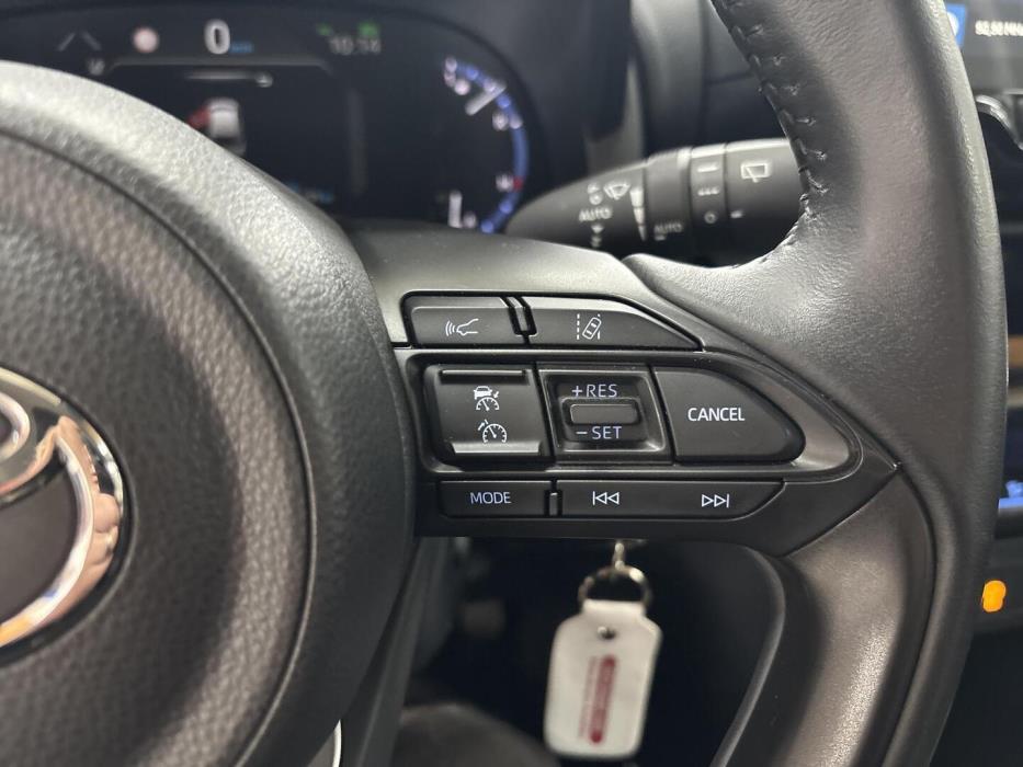 TOYOTA YARIS CROSS 2024