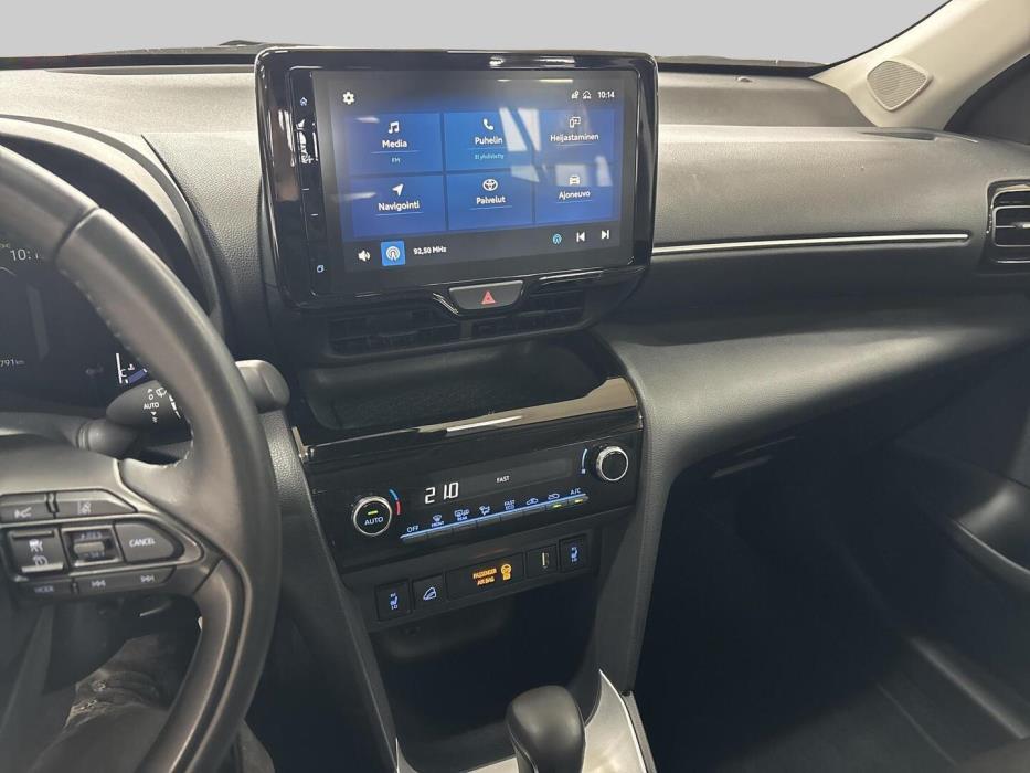TOYOTA YARIS CROSS 2024