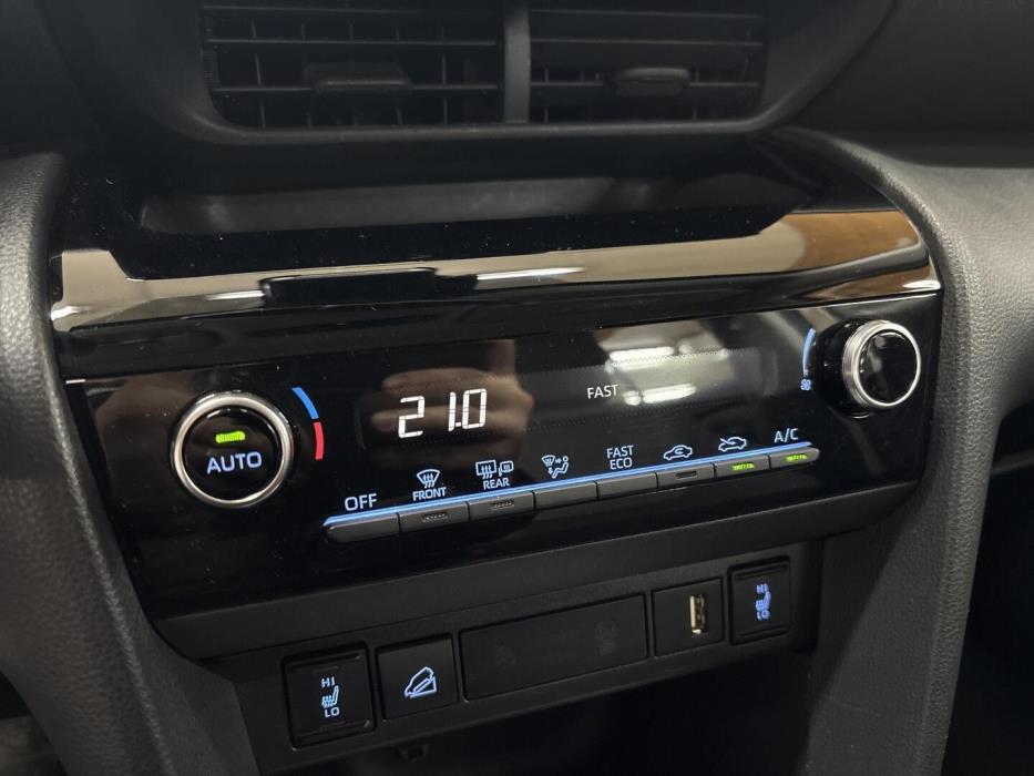 TOYOTA YARIS CROSS 2024