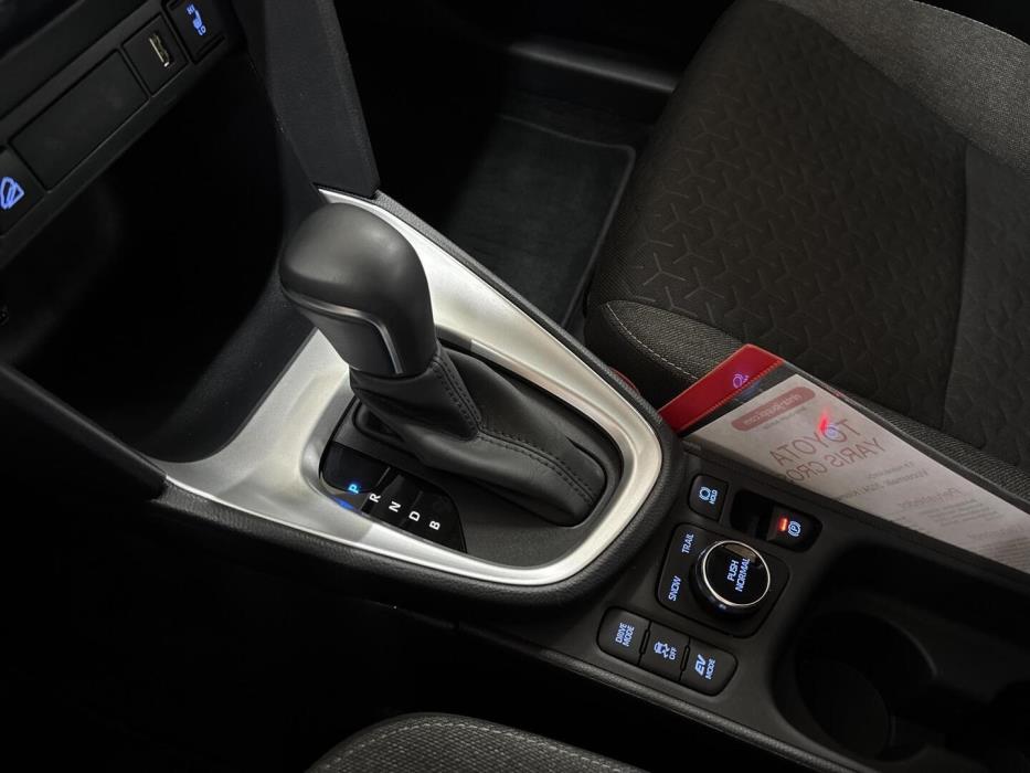 TOYOTA YARIS CROSS 2024