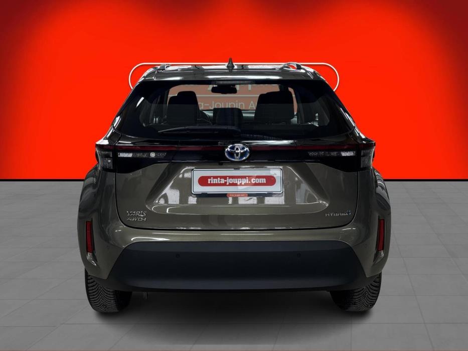 TOYOTA YARIS CROSS 2024