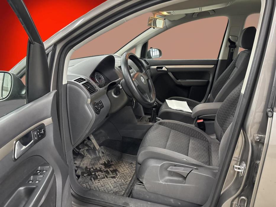 VOLKSWAGEN Touran 2008