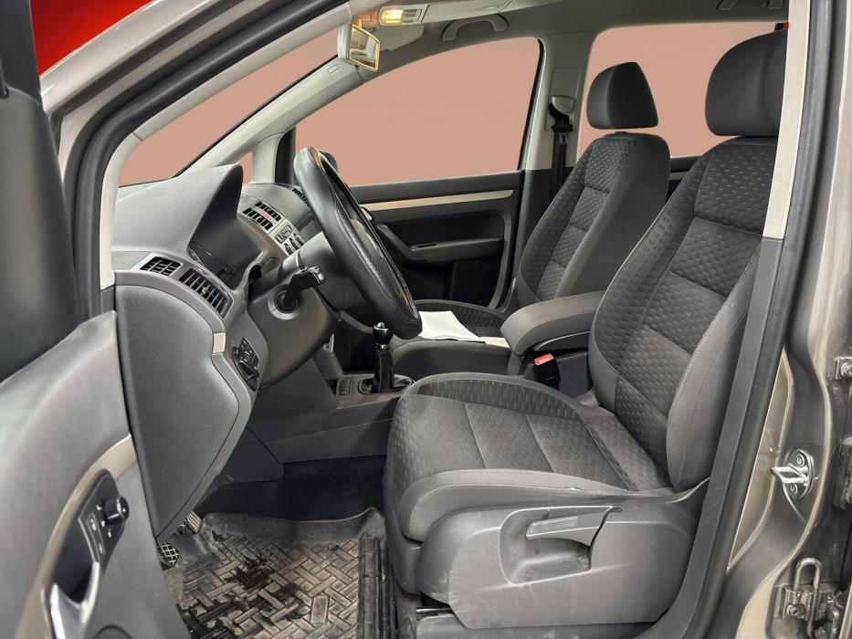 VOLKSWAGEN Touran 2008