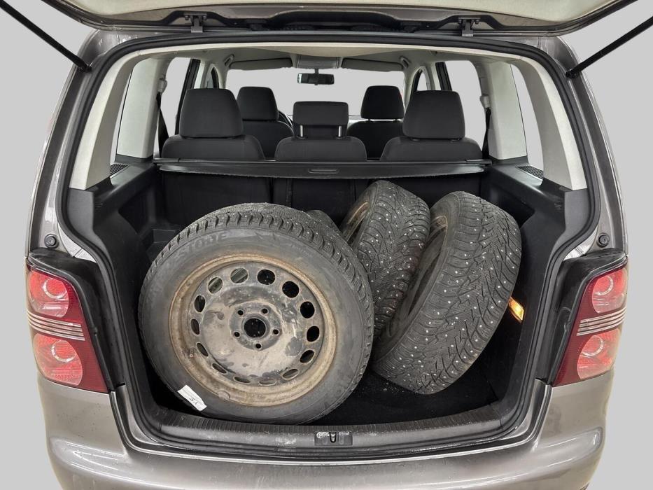 VOLKSWAGEN Touran 2008