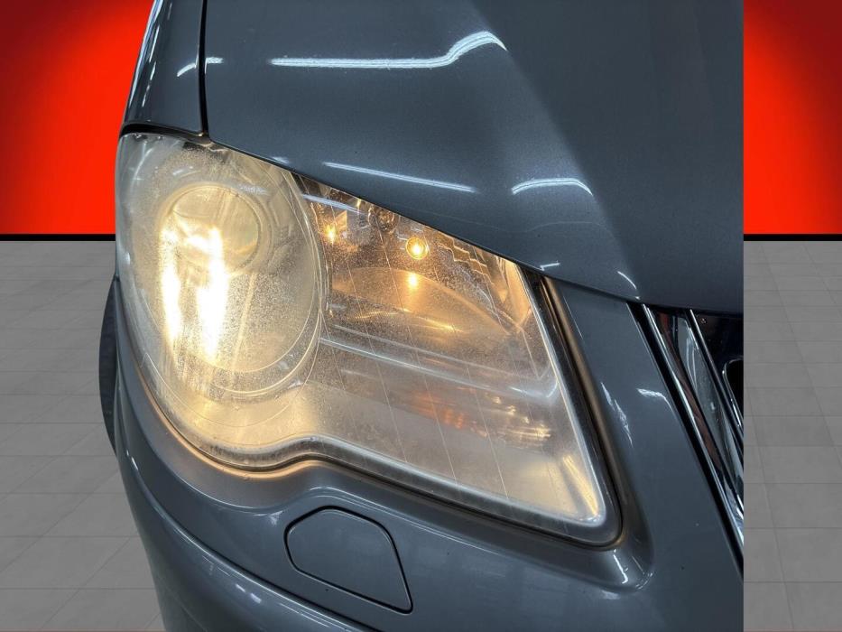 VOLKSWAGEN Touran 2008