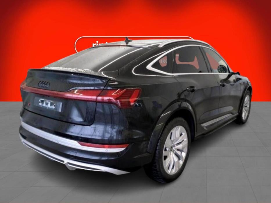 AUDI E-TRON 2022
