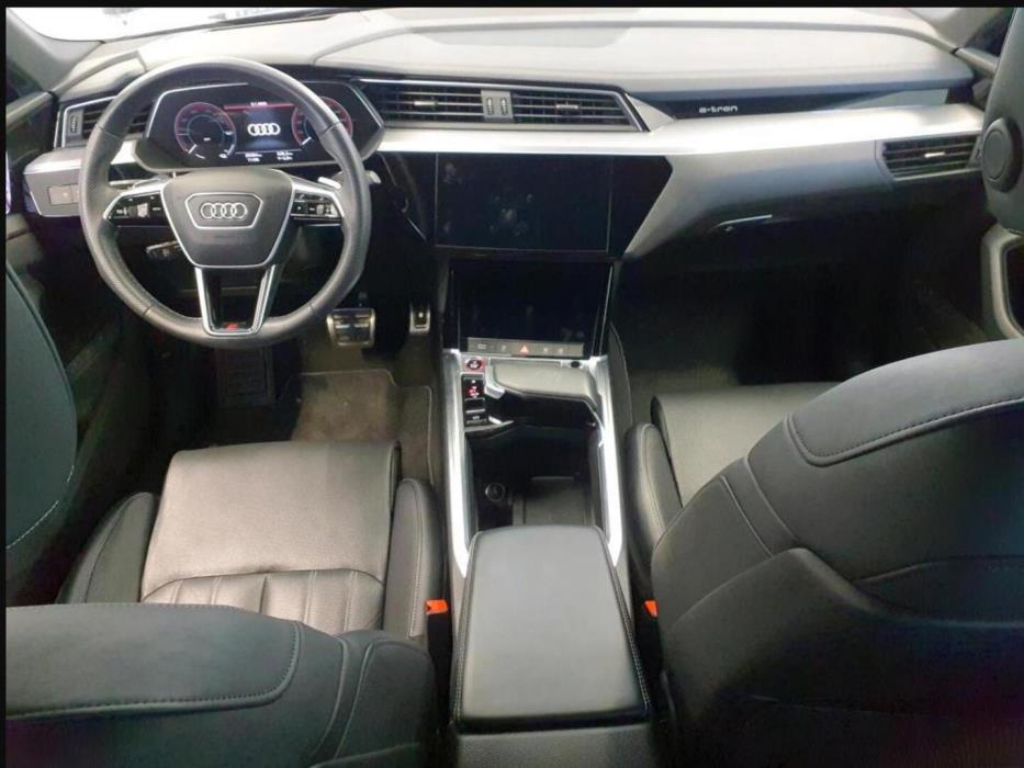 AUDI E-TRON 2022
