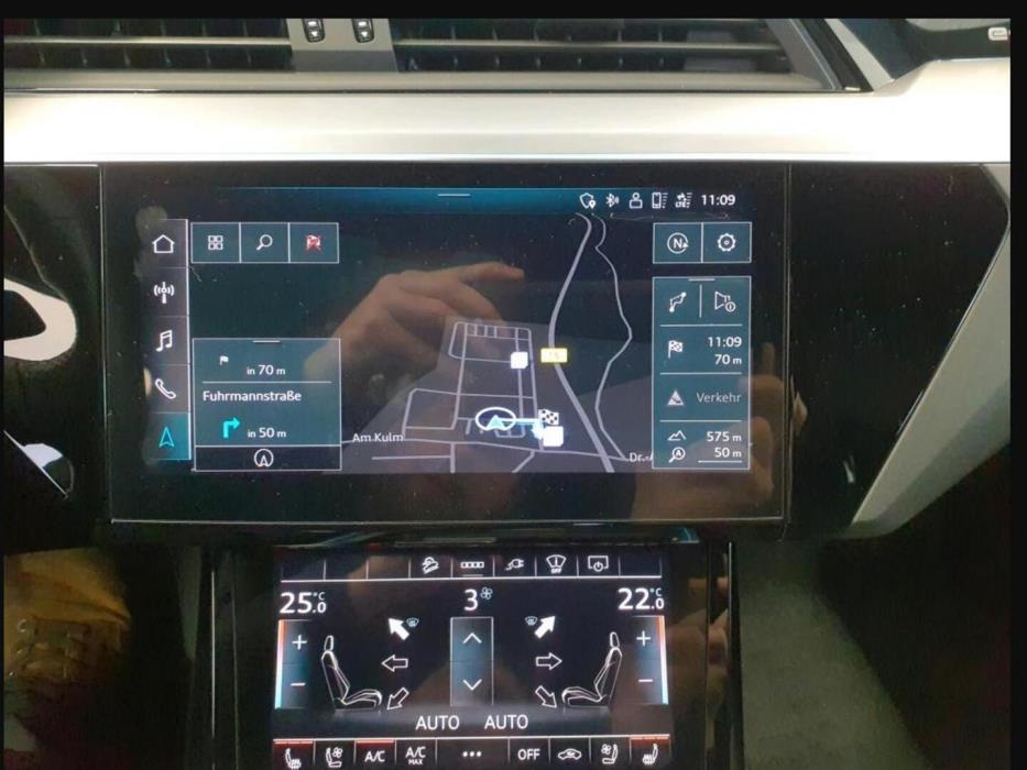 AUDI E-TRON 2022