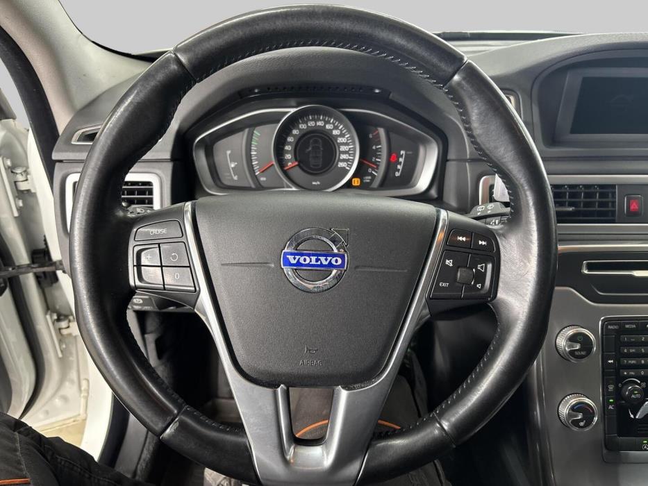 VOLVO V70 2015