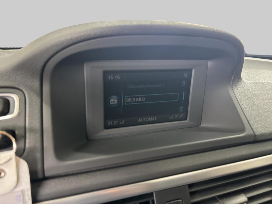VOLVO V70 2015