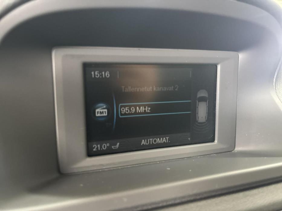 VOLVO V70 2015