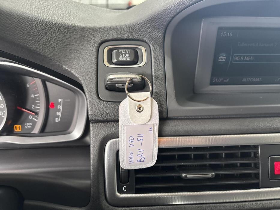 VOLVO V70 2015