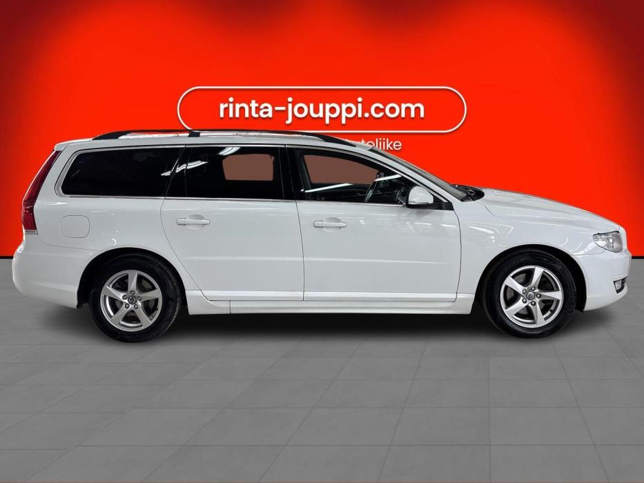 VOLVO V70 2015
