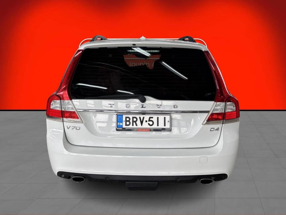 VOLVO V70 2015