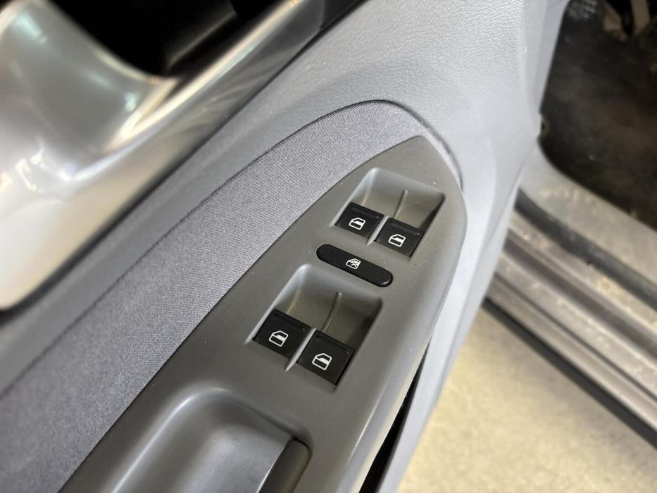VOLKSWAGEN Touran 2009