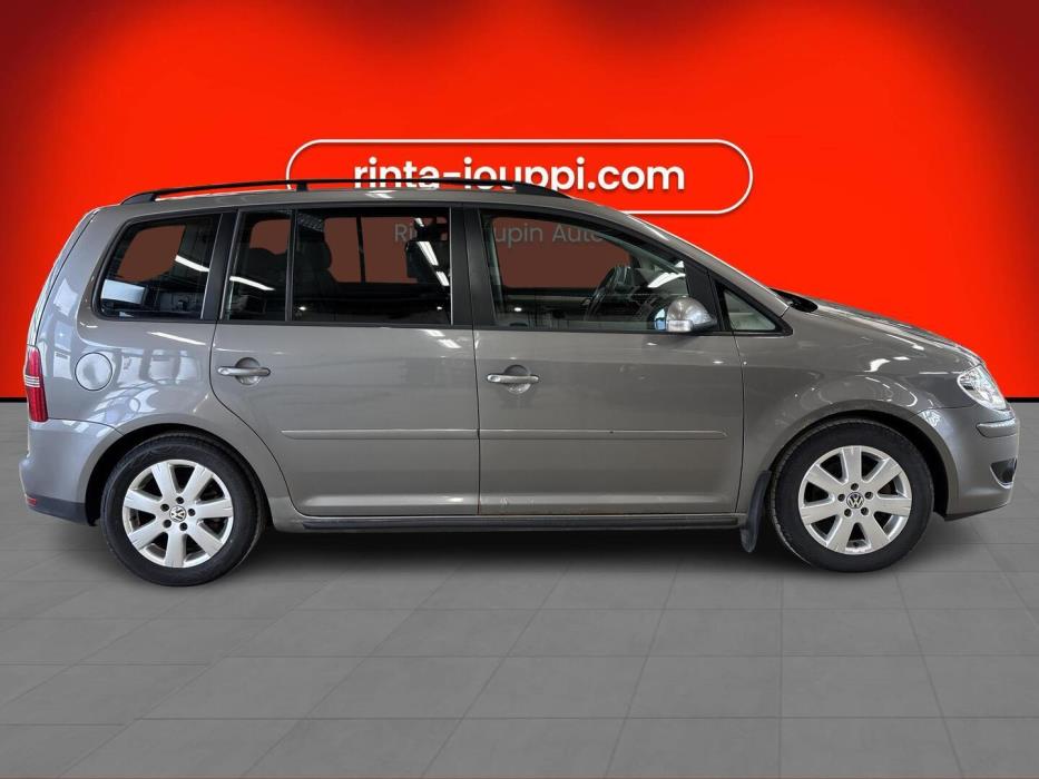 VOLKSWAGEN Touran 2009