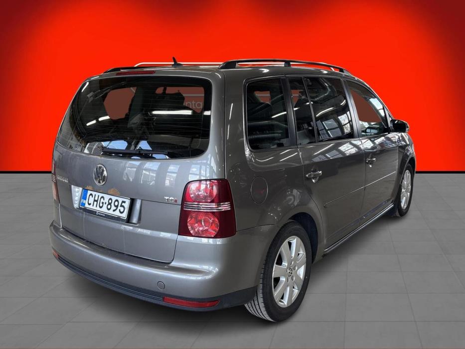 VOLKSWAGEN Touran 2009