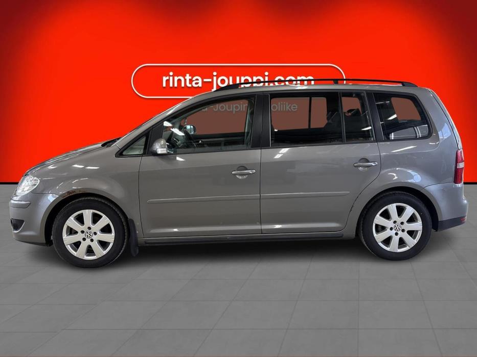 VOLKSWAGEN Touran 2009
