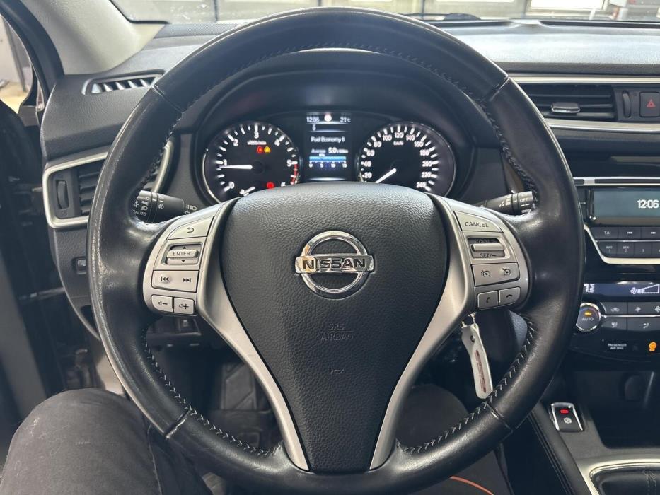 NISSAN Qashqai 2015