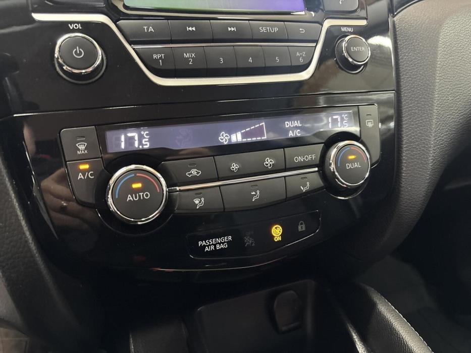 NISSAN Qashqai 2015