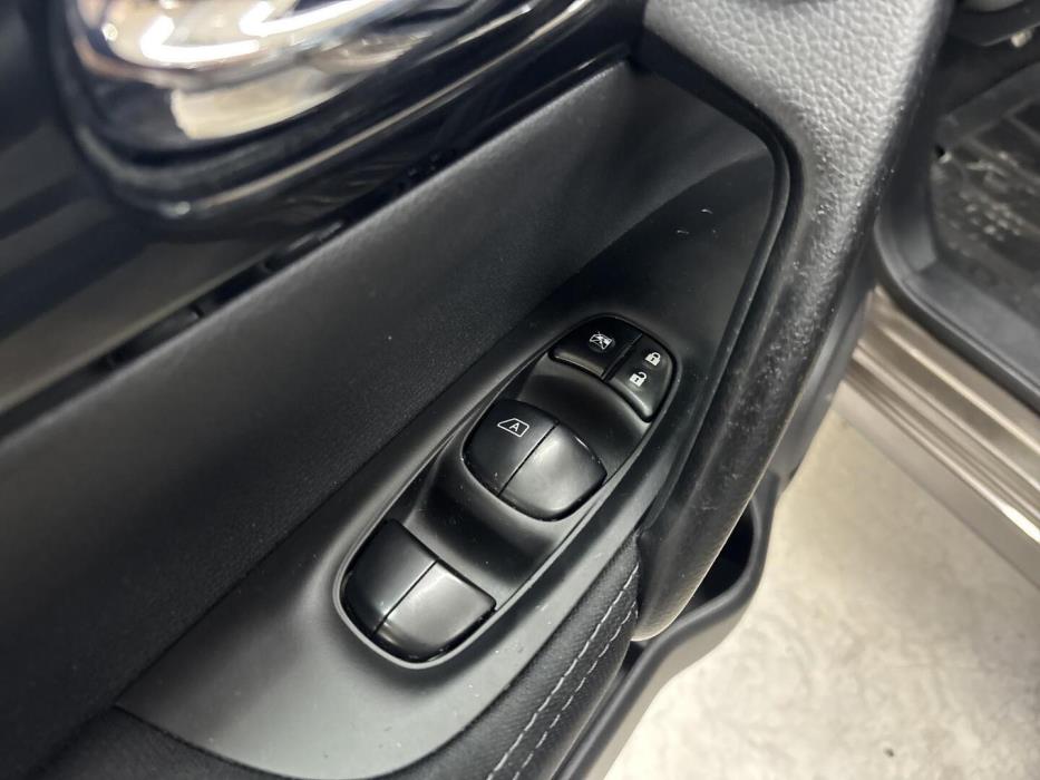 NISSAN Qashqai 2015