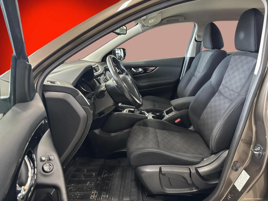 NISSAN Qashqai 2015
