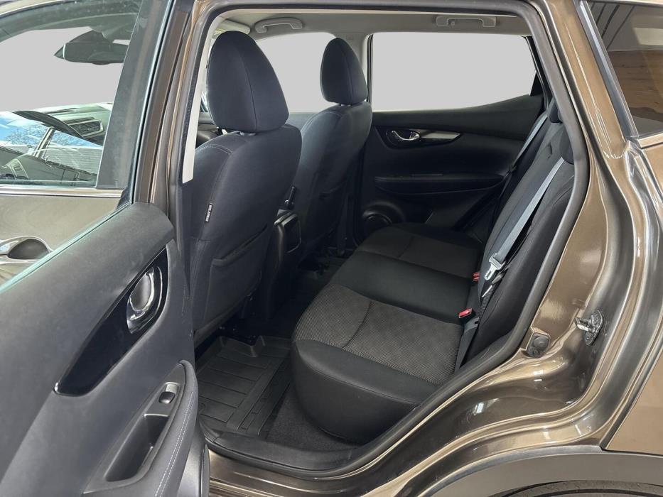 NISSAN Qashqai 2015