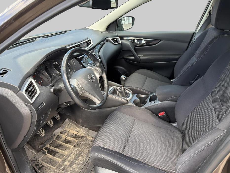 NISSAN Qashqai 2015