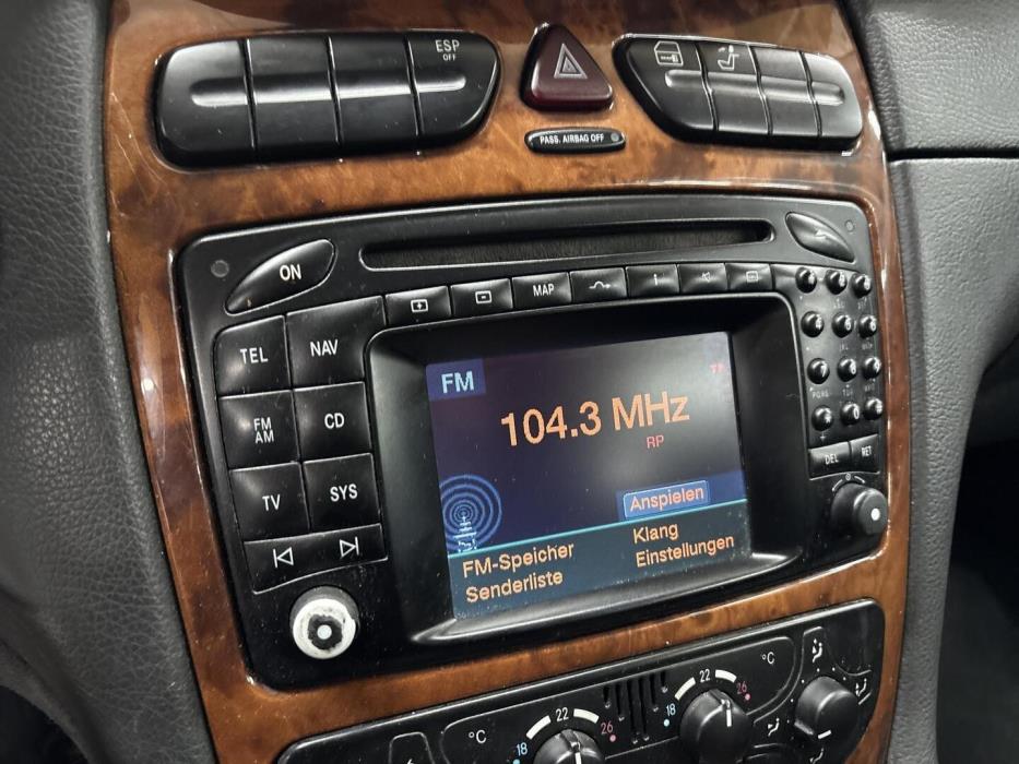 MERCEDES-BENZ CLK 2004