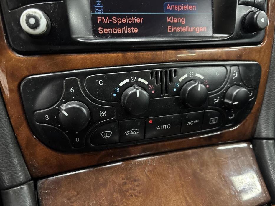 MERCEDES-BENZ CLK 2004