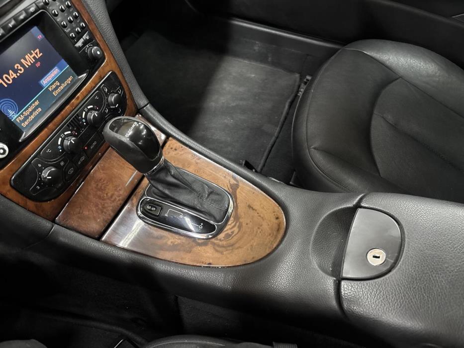 MERCEDES-BENZ CLK 2004