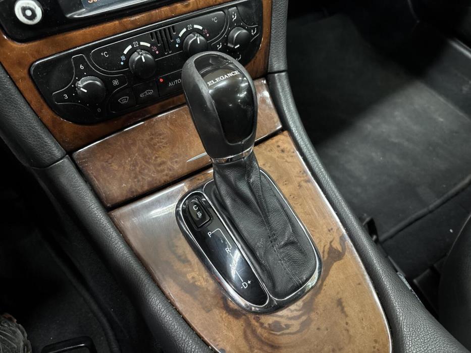 MERCEDES-BENZ CLK 2004