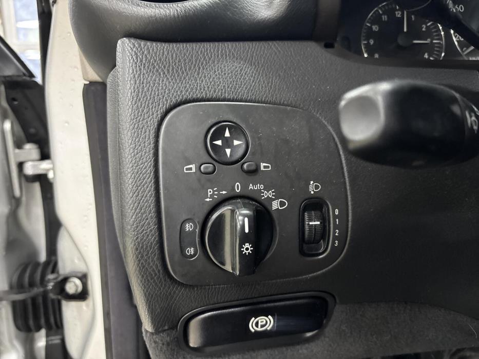 MERCEDES-BENZ CLK 2004