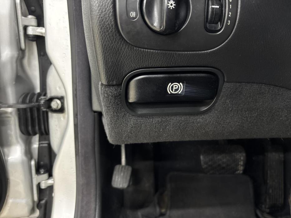 MERCEDES-BENZ CLK 2004