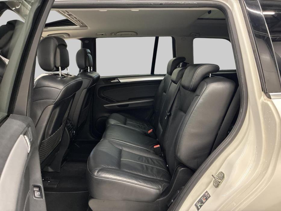 MERCEDES-BENZ GL 2011
