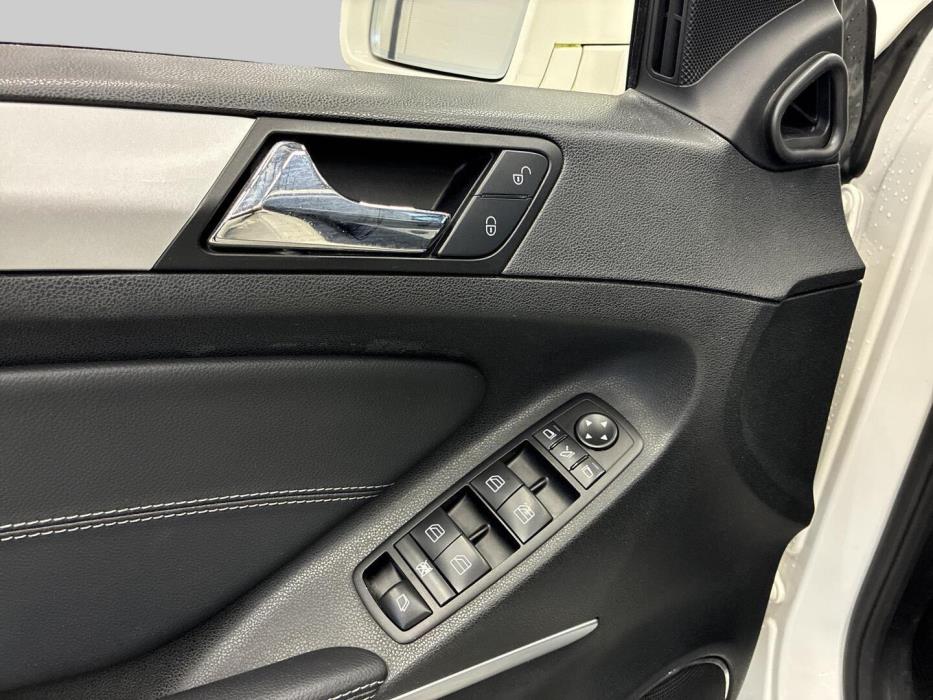 MERCEDES-BENZ GL 2011