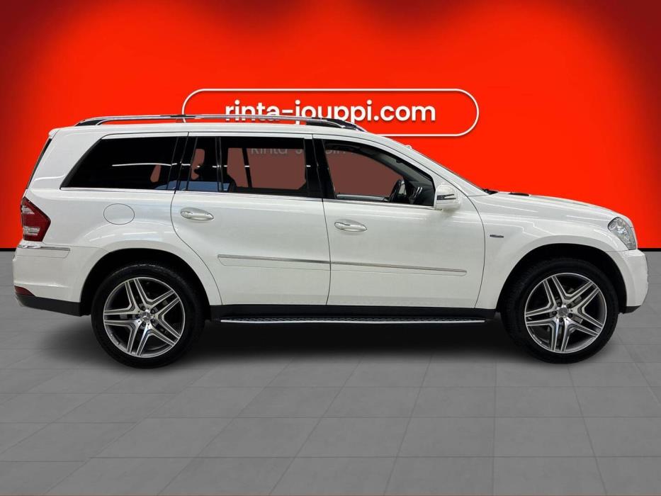 MERCEDES-BENZ GL 2011