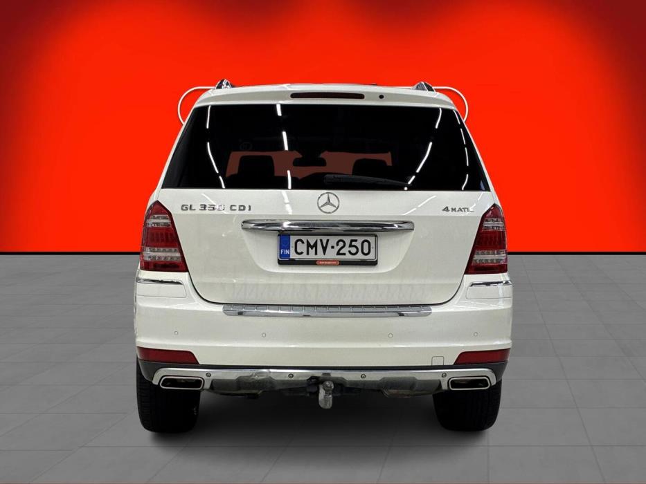 MERCEDES-BENZ GL 2011