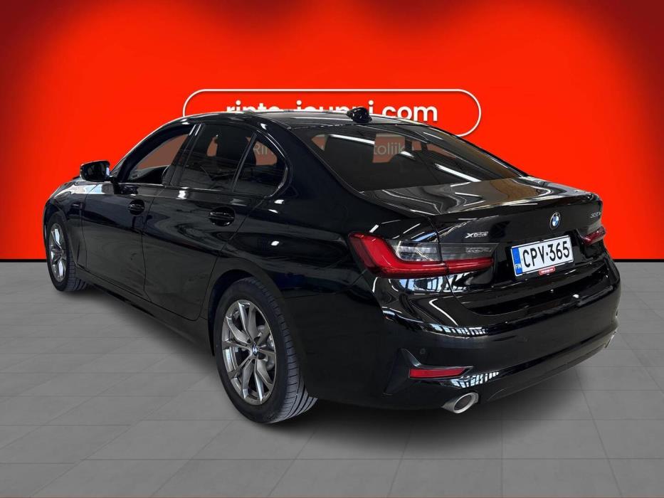 BMW 330 2020