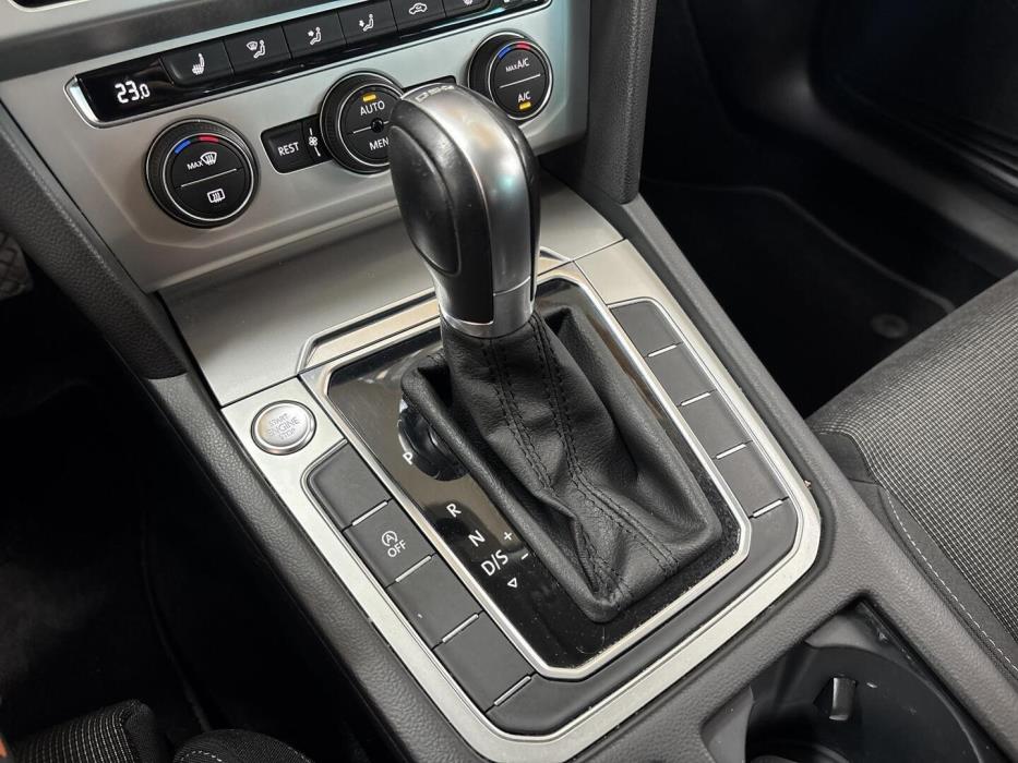 VOLKSWAGEN PASSAT 2019