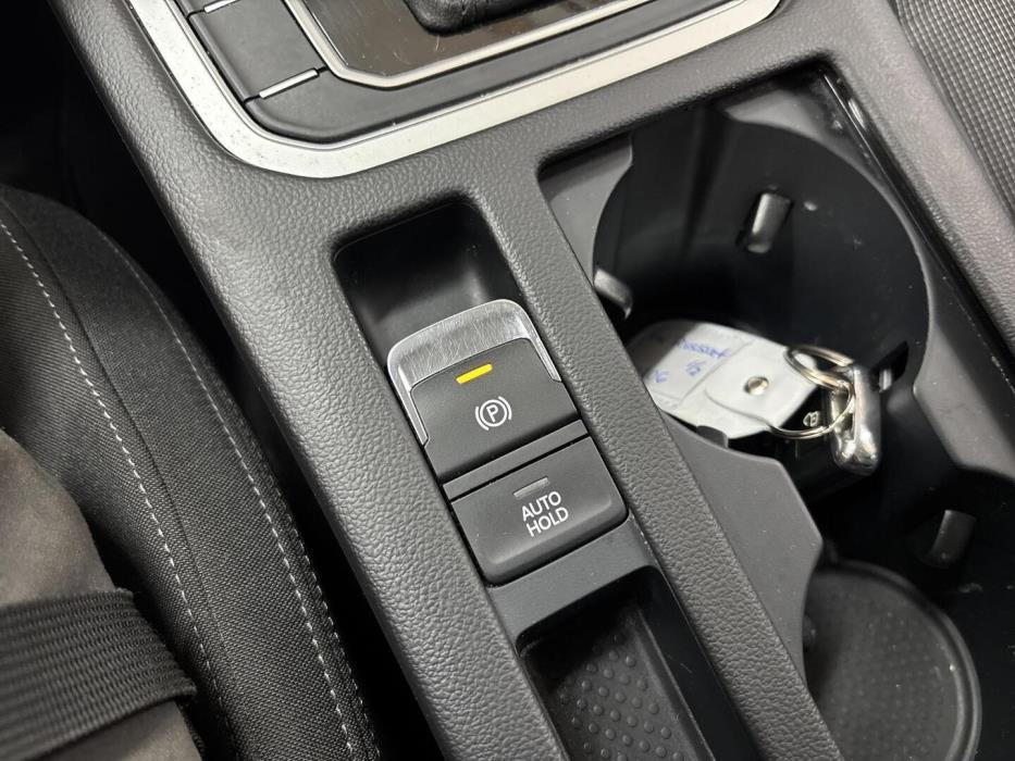 VOLKSWAGEN PASSAT 2019