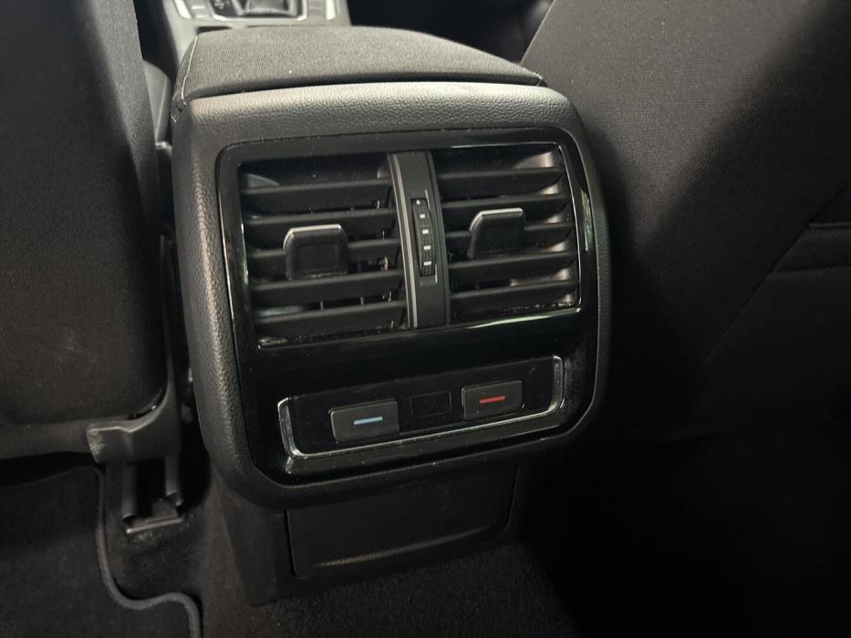 VOLKSWAGEN PASSAT 2019