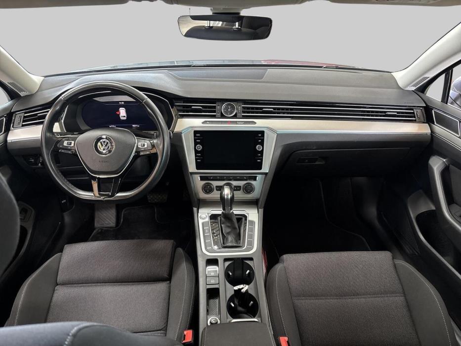 VOLKSWAGEN PASSAT 2019