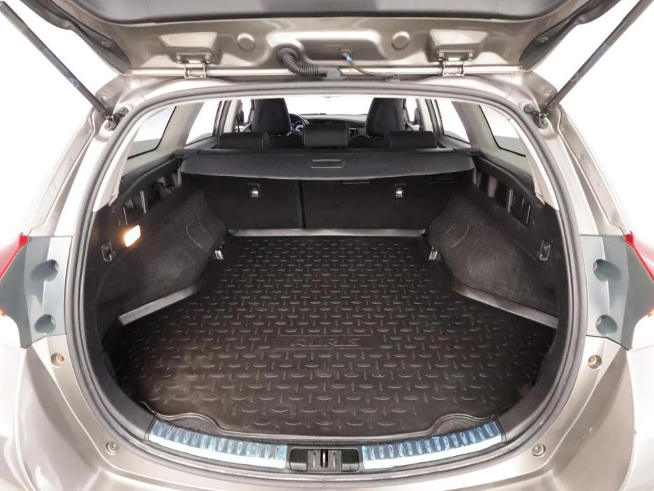 TOYOTA AURIS 2018
