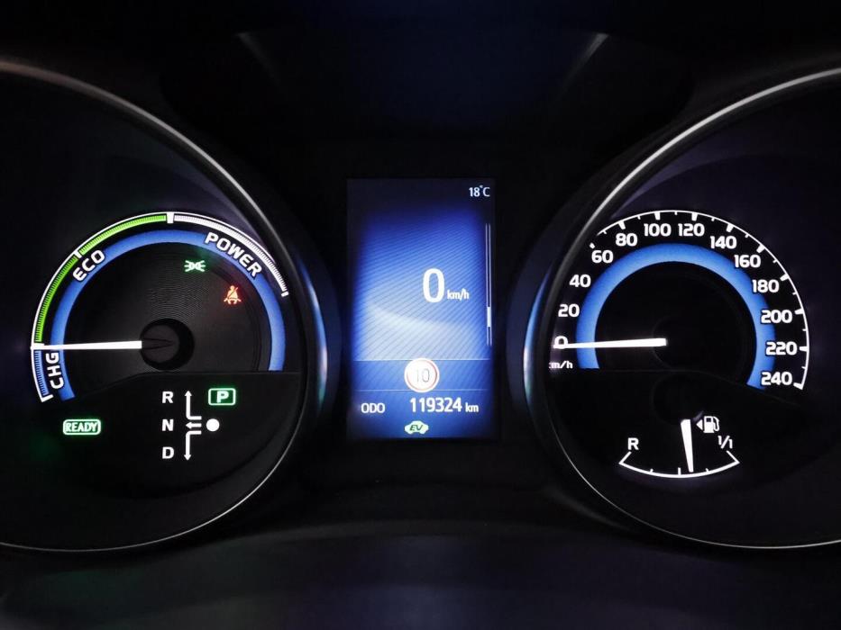 TOYOTA AURIS 2018