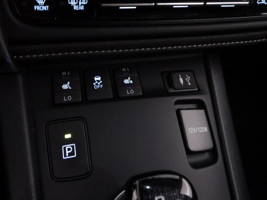TOYOTA AURIS 2018